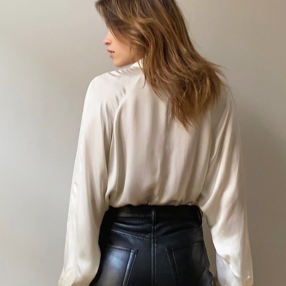 Aritzia Wilfred Relaxed Button-Up - Picture 4 of 8